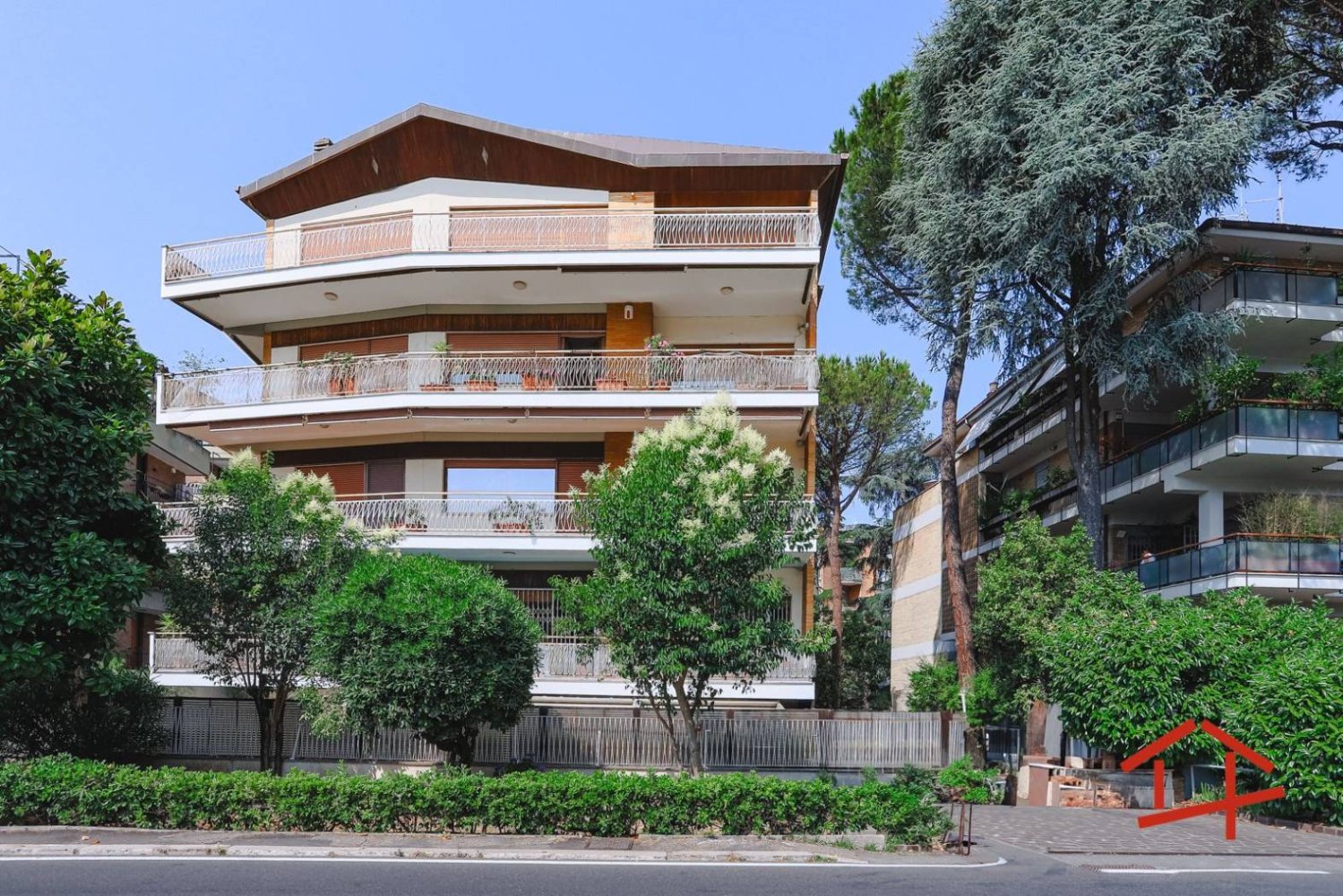 5 bedrooms Apartment in Rome, Italy No. 338471