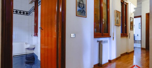 5 bedrooms Apartment in Rome, Italy No. 338471 24