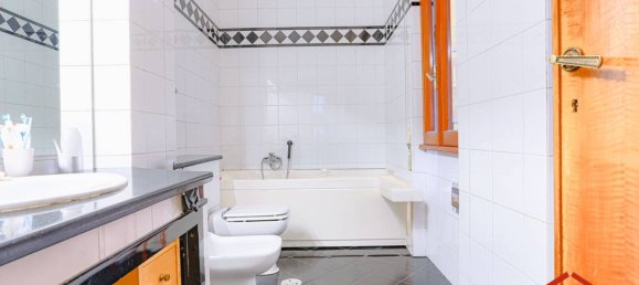 5 bedrooms Apartment in Rome, Italy No. 338471 26