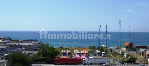 2 Schlafzimmer Wohnung in Genoa, Italy, Nr. 85475 15