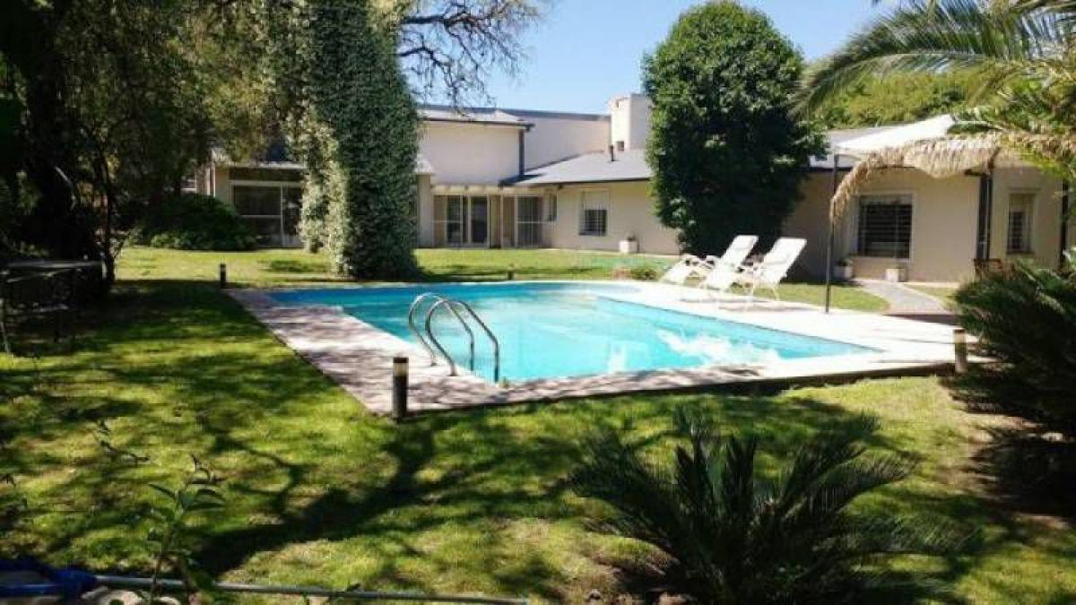 4 bedrooms House in Cordoba, Argentina No. 56990