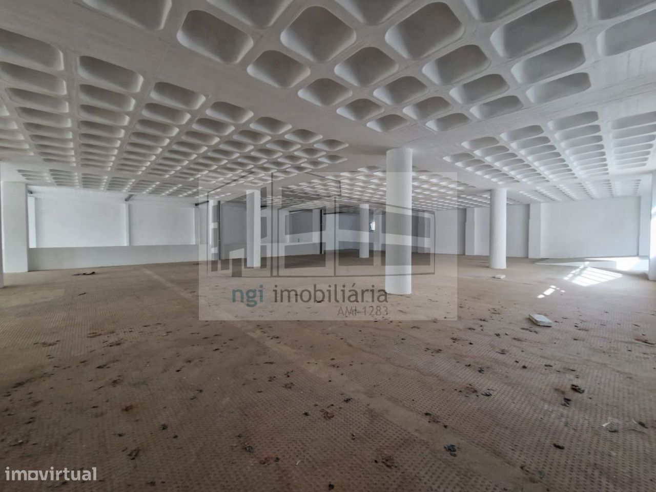 4500m² Warehouse in Loures, Portugal No. 86697