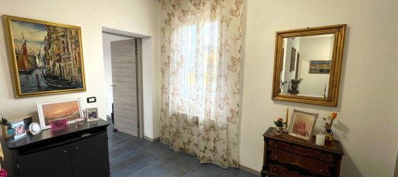 Дом с 6 комнатами в Мотта де Конти, Италия № 158540 25