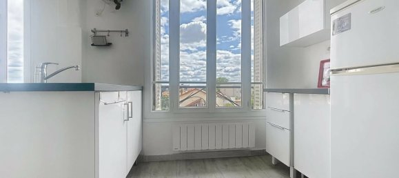 1 bedroom Apartment in Nanterre, France No. 297003 3