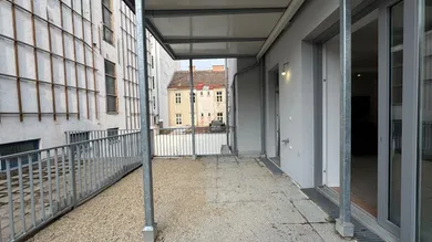 Квартира с 3 комнатами в Оттакринг, Австрия № 216251