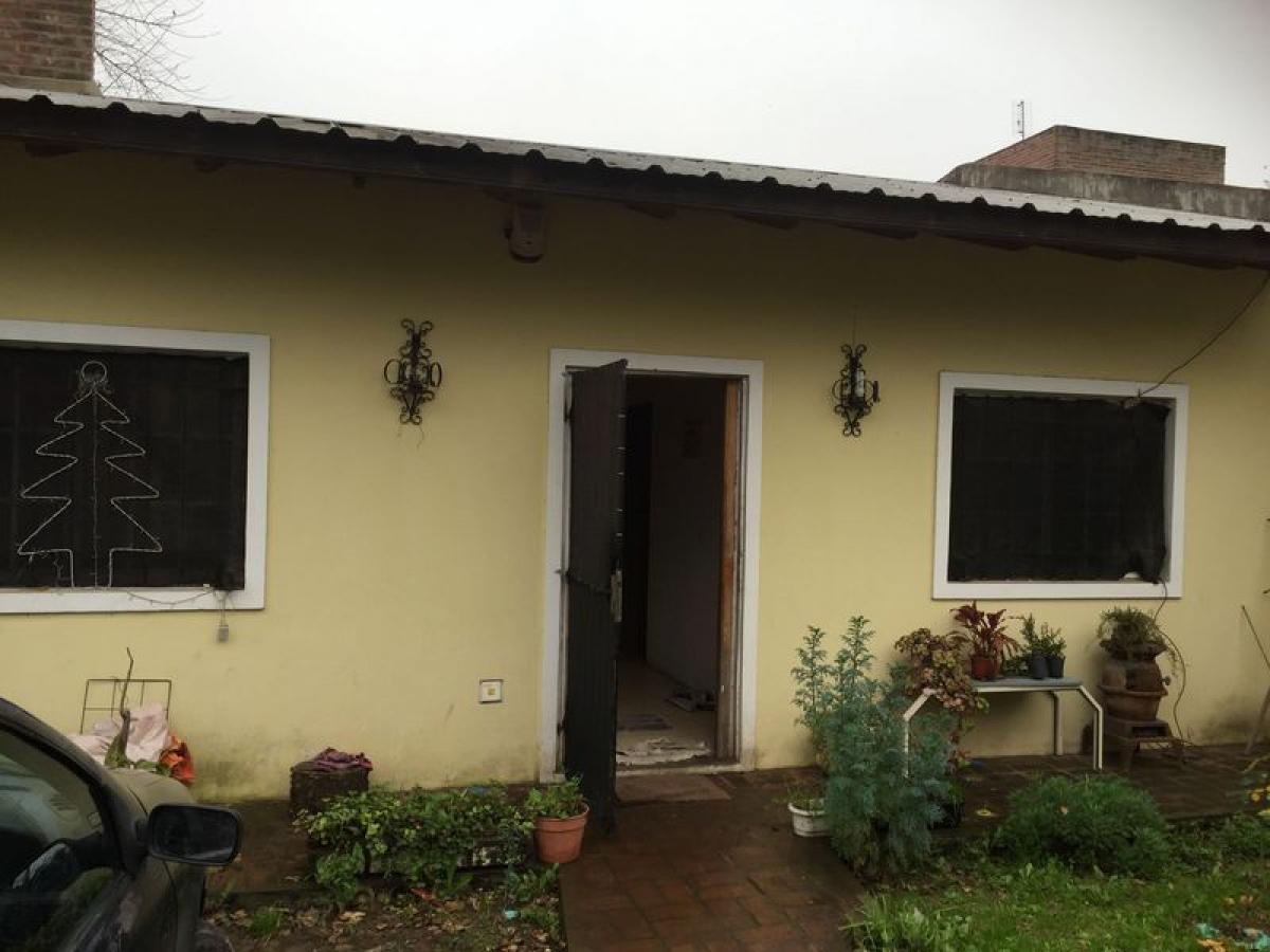 3 bedrooms House in Lomas de Zamora, Argentina No. 98113