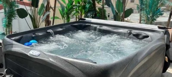 2 bedrooms Penthouse in Mesa Geitonia, Cyprus No. 8122 5