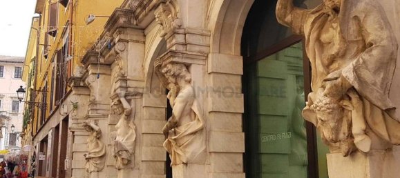 3-salle Appartement à Carrara, Italy No. 99765 23