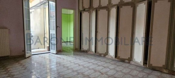 3-salle Appartement à Carrara, Italy No. 99765 10