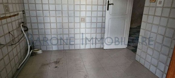3-salle Appartement à Carrara, Italy No. 99765 6