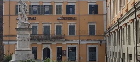 3-salle Appartement à Carrara, Italy No. 99765 22