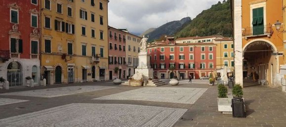 3-salle Appartement à Carrara, Italy No. 99765 20