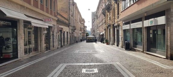 3-salle Appartement à Carrara, Italy No. 99765 24