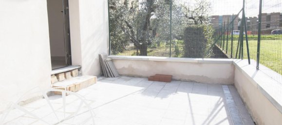 3 rooms Apartment in Agliana, Italy No. 64044 2