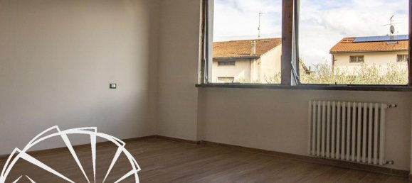 3 rooms Apartment in Agliana, Italy No. 64044 11