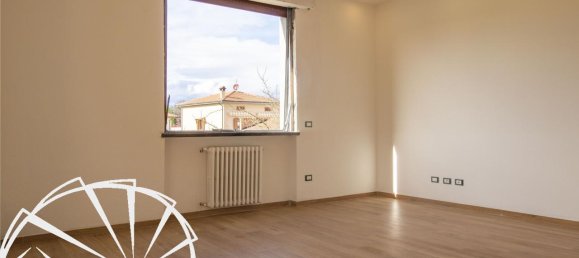 3 rooms Apartment in Agliana, Italy No. 64044 7
