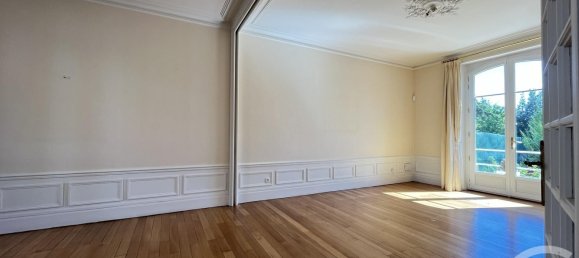 6 bedrooms House in Chartres, France No. 99369 4