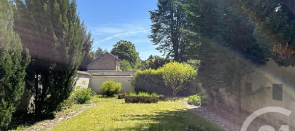 6 bedrooms House in Chartres, France No. 99369 55