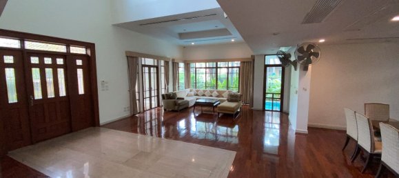 4 bedrooms Cafe / restaurant in Bangkok, Thailand No. 6656 6