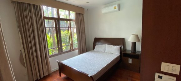 4 bedrooms Cafe / restaurant in Bangkok, Thailand No. 6656 10