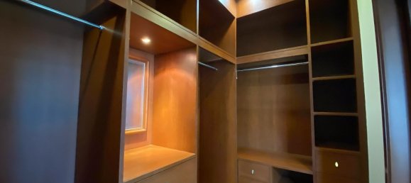 4 bedrooms Cafe / restaurant in Bangkok, Thailand No. 6656 18