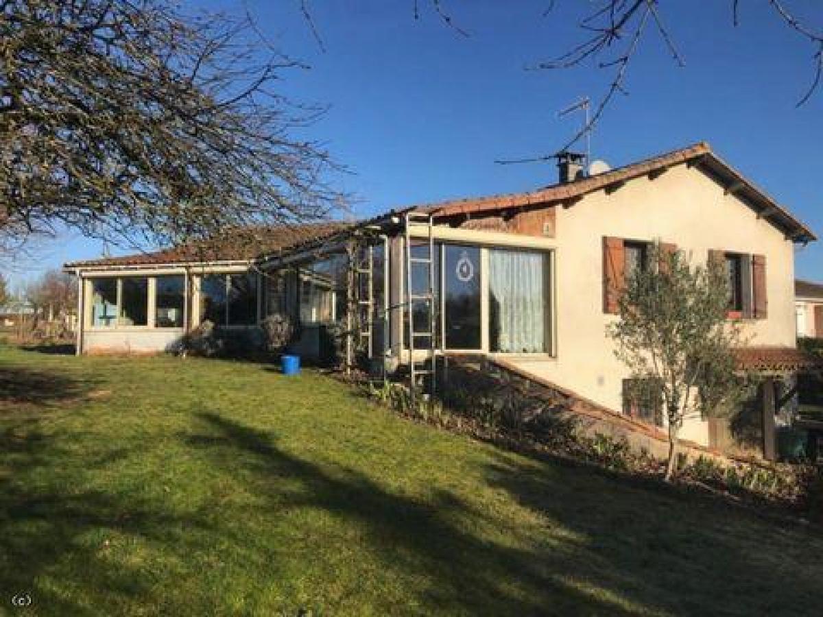 4 Schlafzimmer Büro in Ruffec, France, Nr. 35952