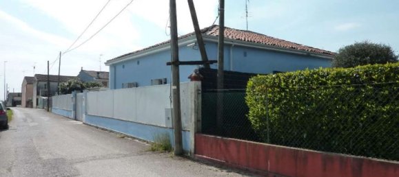 Дом с 7 комнатами в Леньяго, Италия № 260495 4