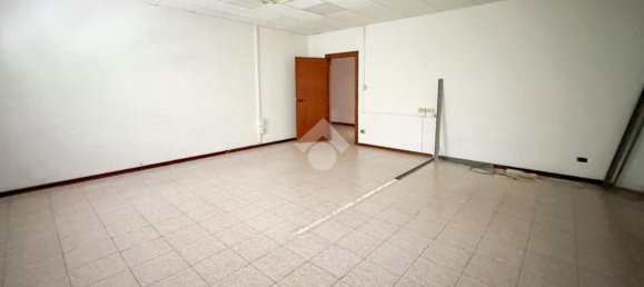 Склад 3030м² в Кремона, Италия № 106525 33