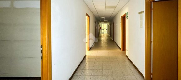 Склад 3030м² в Кремона, Италия № 106525 2