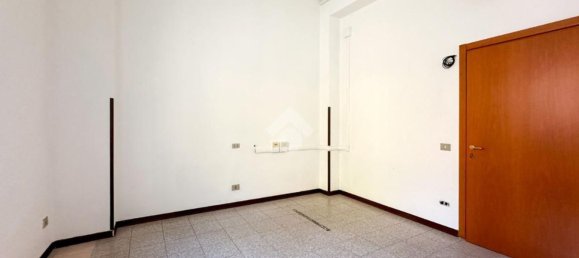 Склад 3030м² в Кремона, Италия № 106525 24