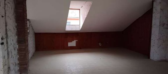 2-salle Appartement à Voghera, Italy No. 95484 6