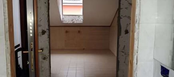 2-salle Appartement à Voghera, Italy No. 95484 2