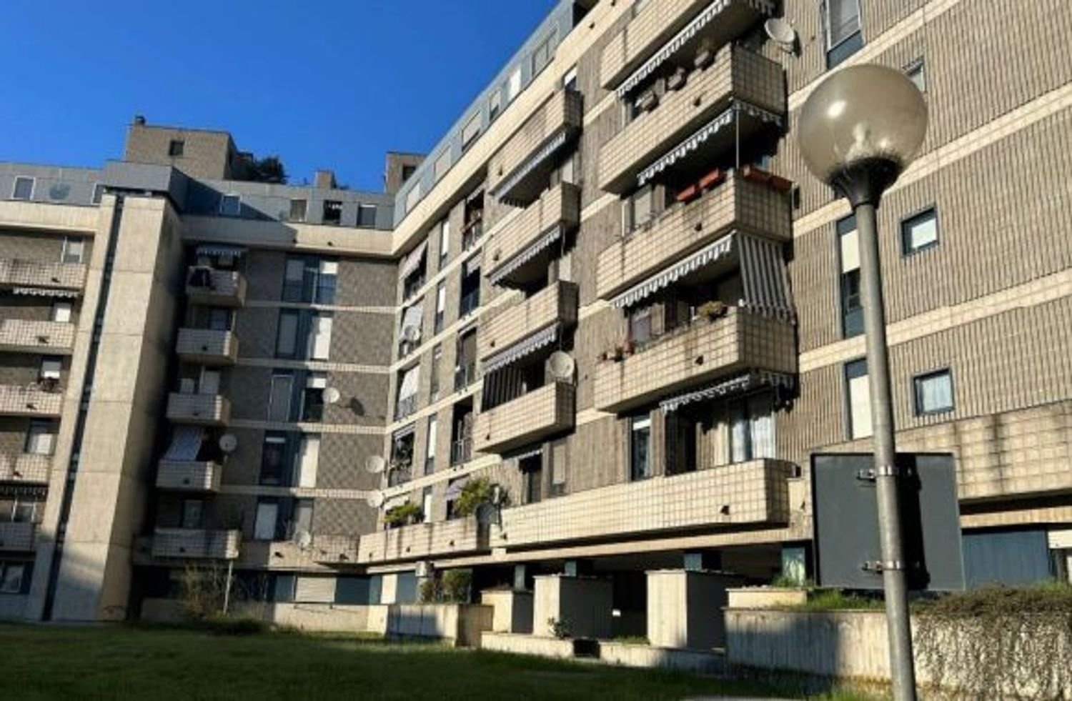 Apartamento de 3 habitaciónes en Rho, Italy No. 331520