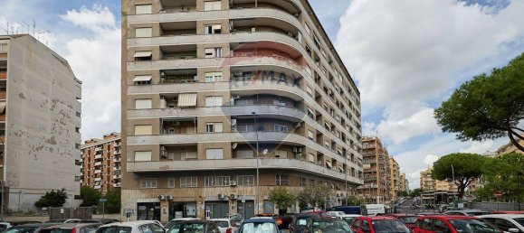 2 bedrooms Apartment in Rome, Italy No. 326720 18