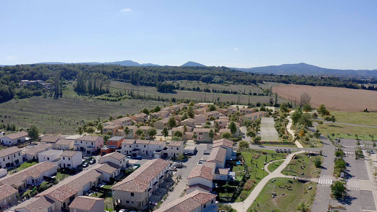  Land in Montelimar, France No. 104811