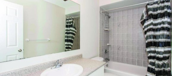 3 bedrooms House in Mississauga, Canada No. 85 10