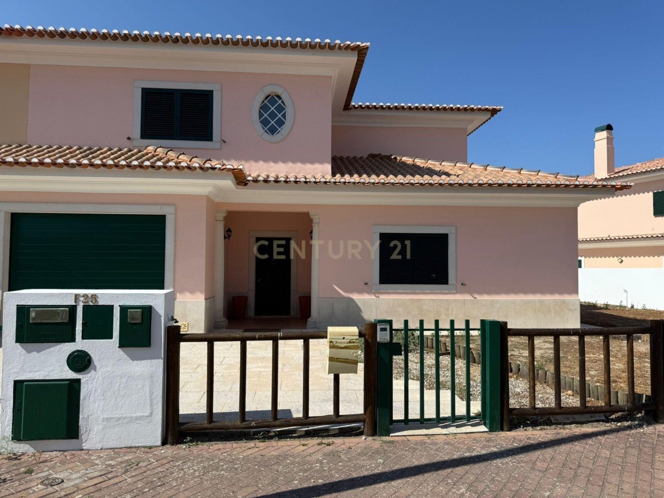 4 bedrooms Villa in Samora Correia, Portugal No. 143574