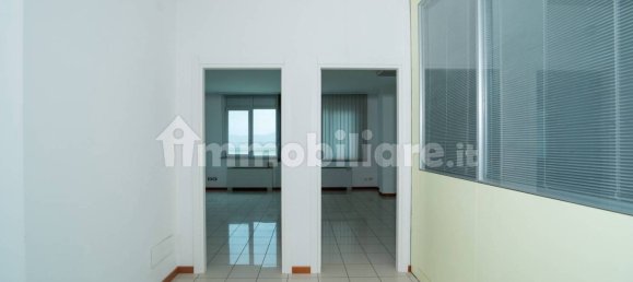 Oficina de 5 habitaciónes en Osimo, Italy No. 118653 12