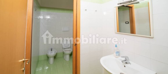 Oficina de 5 habitaciónes en Osimo, Italy No. 118653 11