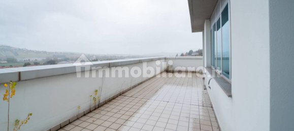 Oficina de 5 habitaciónes en Osimo, Italy No. 118653 23