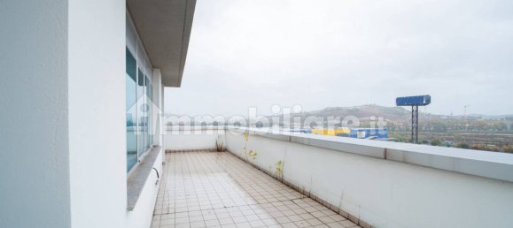 Oficina de 5 habitaciónes en Osimo, Italy No. 118653 22