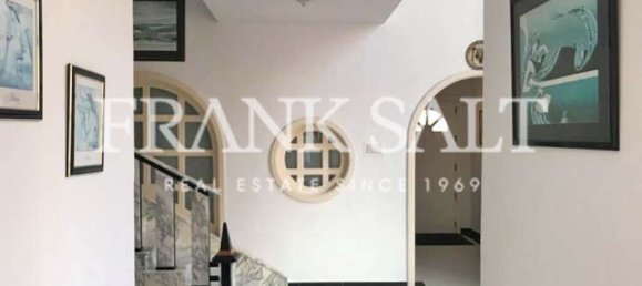 3 bedrooms Villa in Pembroke, Malta No. 6517 8