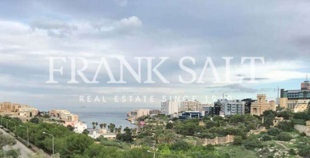 3 bedrooms Villa in Pembroke, Malta No. 6517