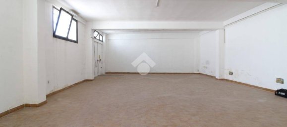 159m² Commercial property in Brindisi, Italy No. 87081 3