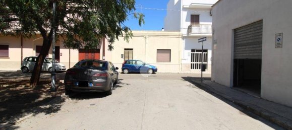 159m² Commercial property in Brindisi, Italy No. 87081 11
