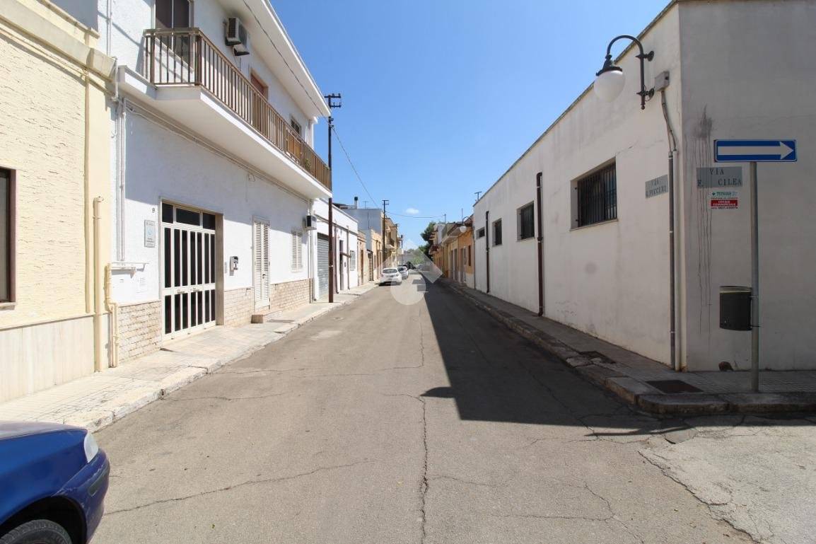 159m² Commercial property in Brindisi, Italy No. 87081