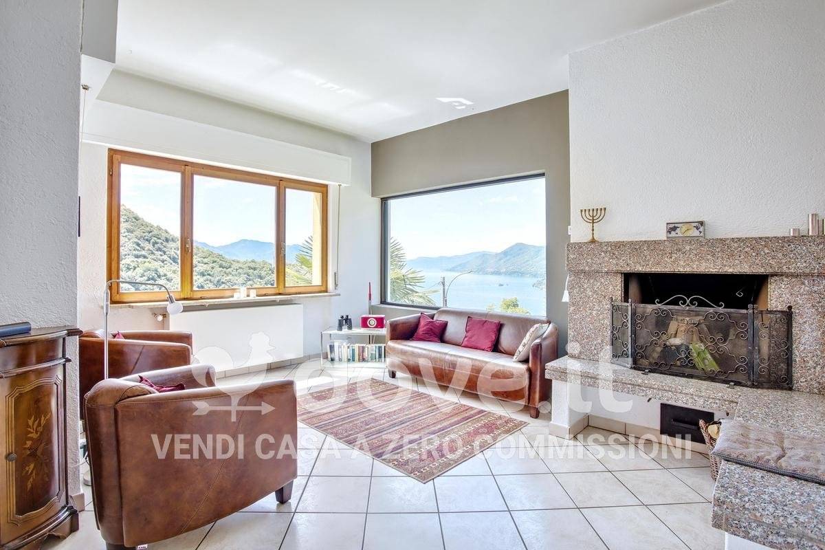 3 bedrooms Villa in Maccagno con Pino e Veddasca, Italy No. 295964