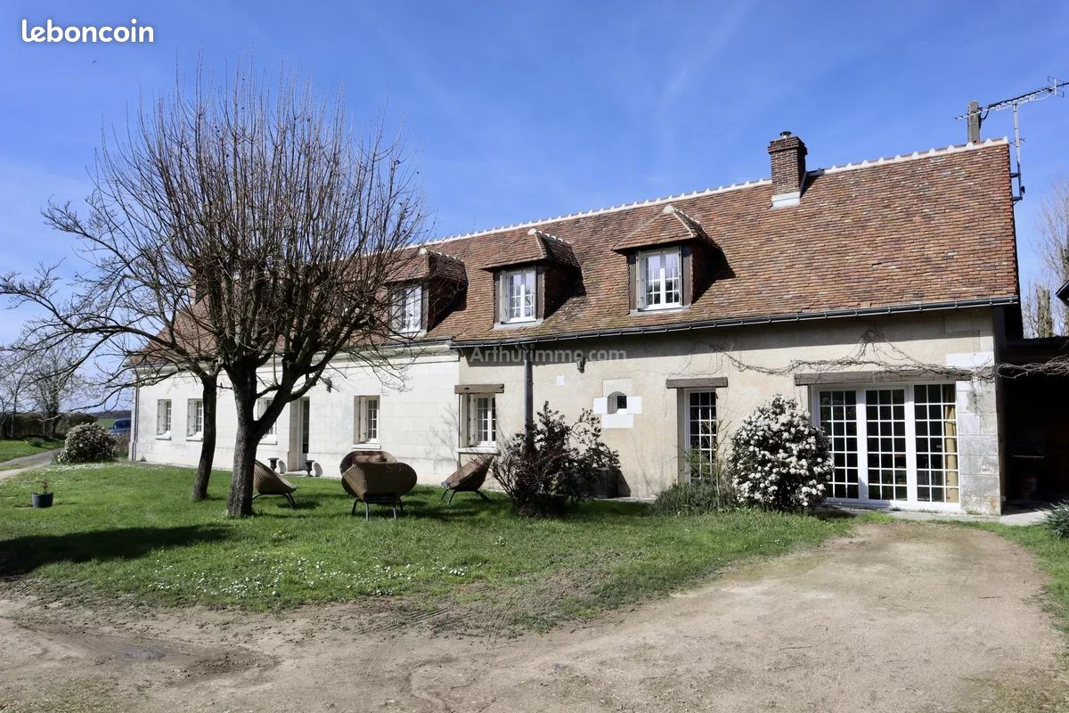 5 bedrooms House in Les Hermites, France No. 84121