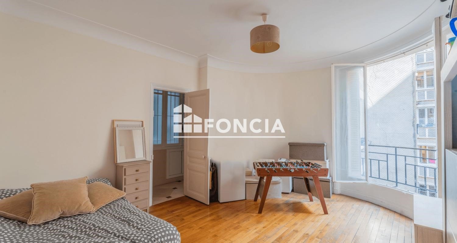 Квартира с 4 спальнями в Париж, Франция № 347965