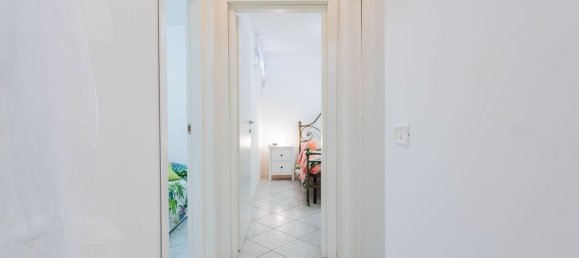 4 rooms Apartment in Massa, Italy No. 261565 8